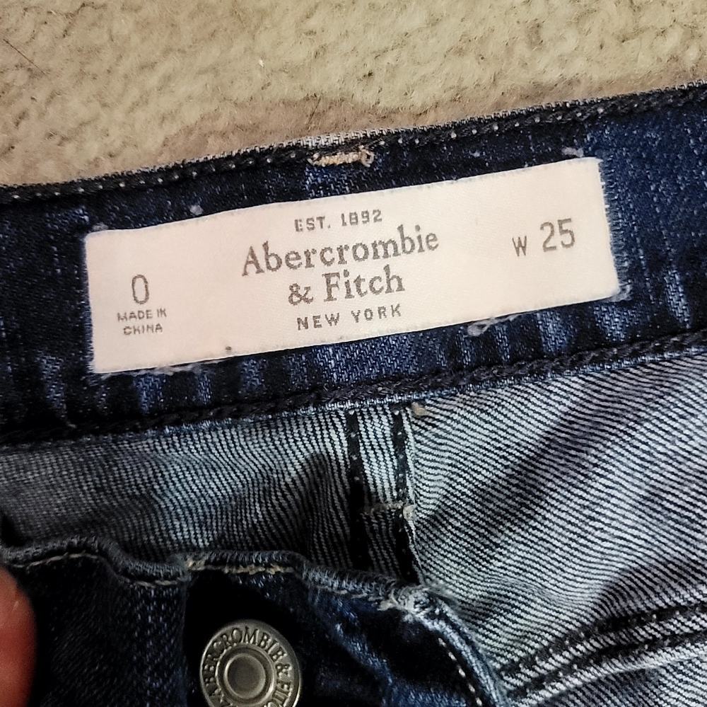 Shorts - Picture 3 of 4